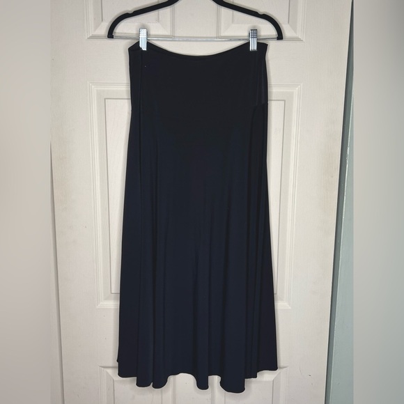 Flowy Black Midi Skirt by Valentina - Picture 2 of 8